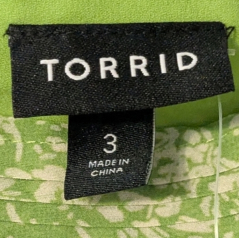 NWT Torrid Green Floral Tank Top Camisole Size 3 22/24 - Picture 2 of 6